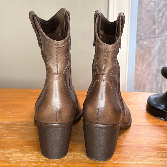 Carlos Santana Austin Leather Western Ankle Boot - Picture 7 of 13